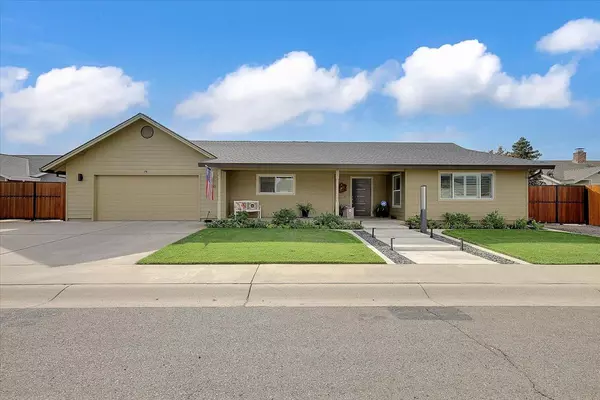 2690 Red Bud LN, Yuba City, CA 95993