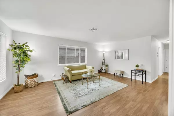 Folsom, CA 95630,166 Market ST