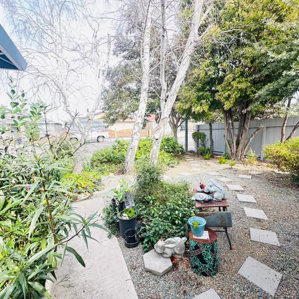 Stockton, CA 95206,1328 Luna LN