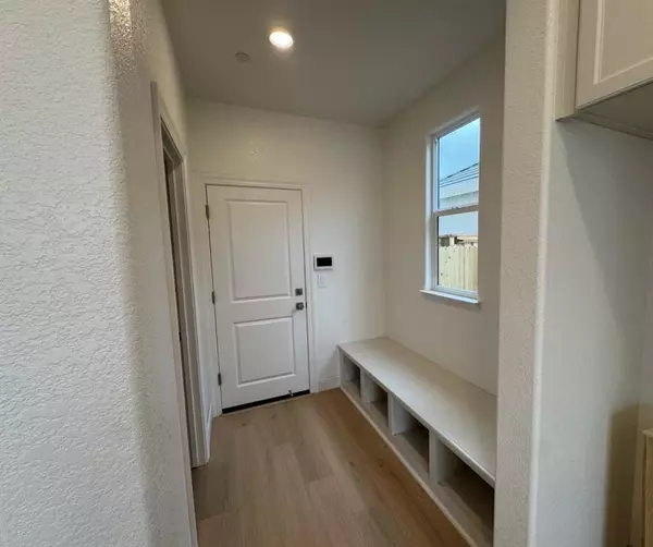 Roseville, CA 95747,2032 Lazy Day Lane