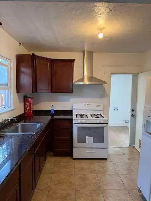 1827 S California, Stockton, CA 95206