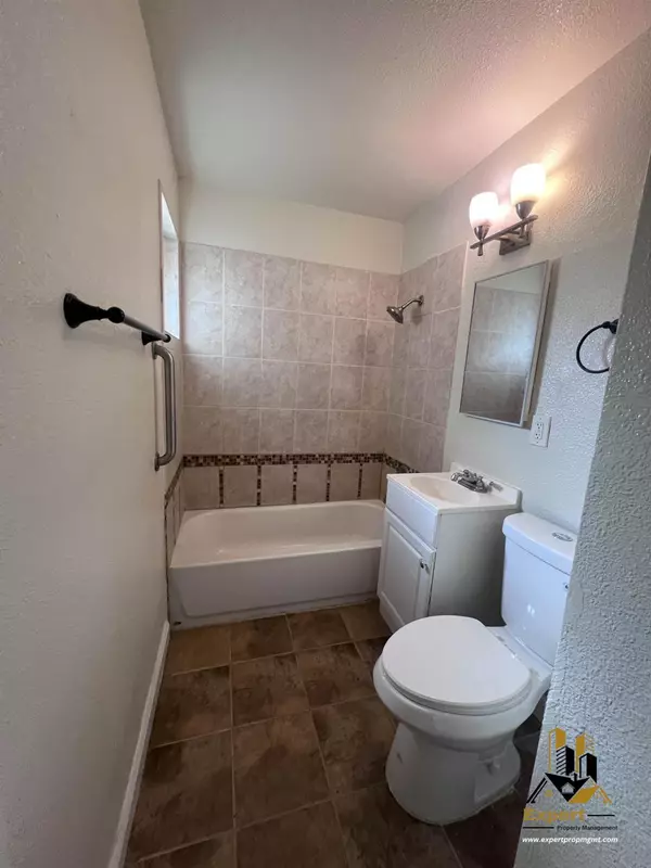 Sacramento, CA 95815,480 Lindley DR