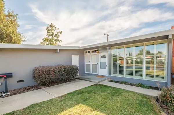West Sacramento, CA 95605,724 Julian DR