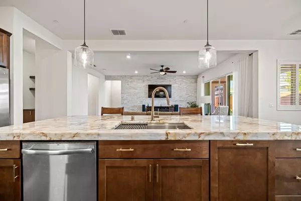 Roseville, CA 95747,6281 Element LN