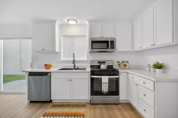 Sacramento, CA 95826,3983 Avante WAY