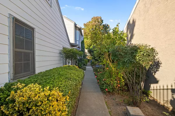 Sacramento, CA 95833,2407 Seamist DR