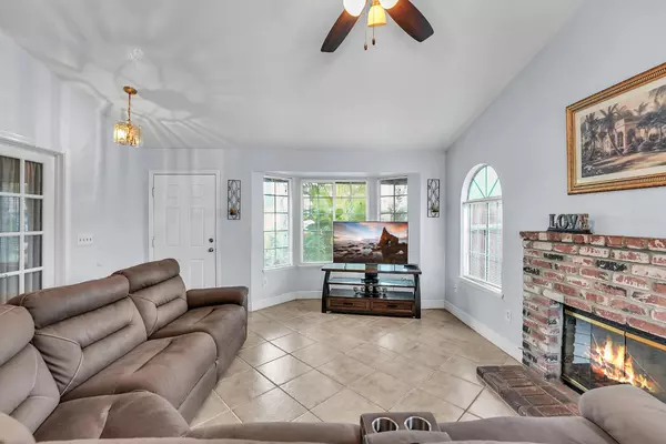 Sacramento, CA 95828,8152 Follett CT