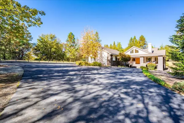 Colfax, CA 95713,20860 Pinehurst LN