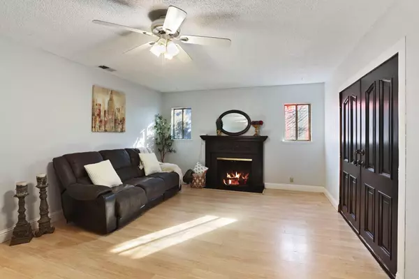 Manteca, CA 95336,218 N Lincoln AVE