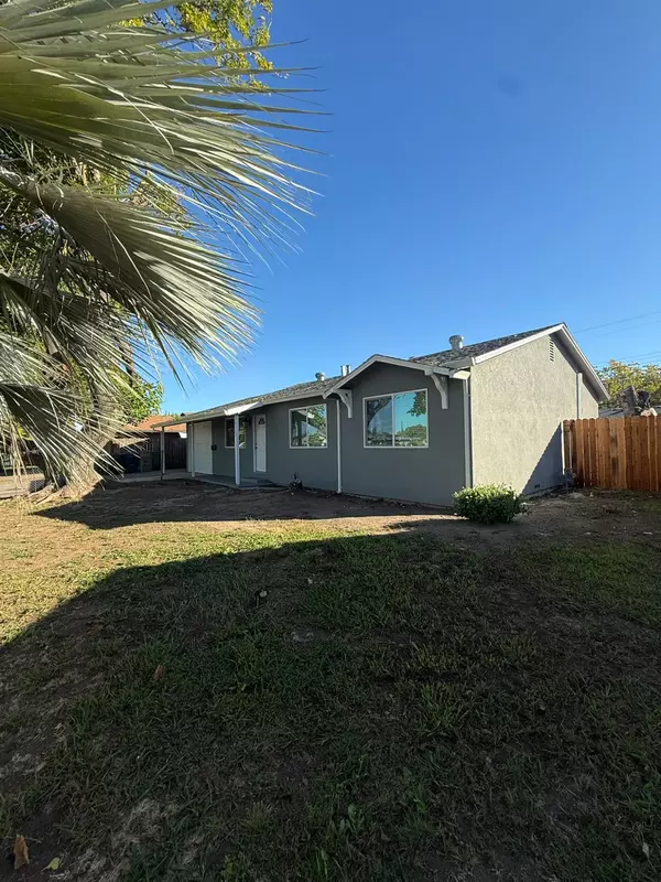 Sacramento, CA 95822,7523 24th ST