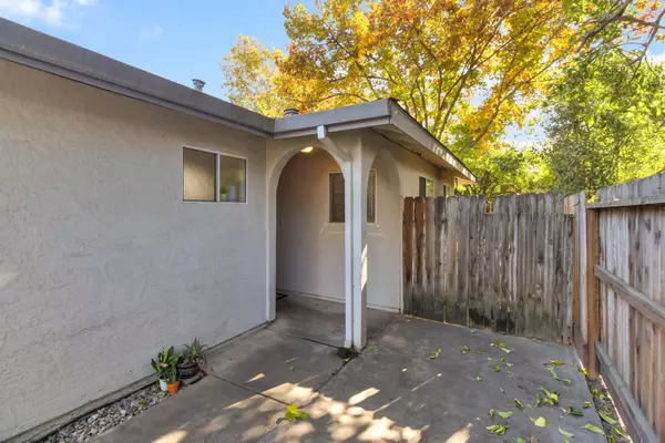 Sacramento, CA 95820,5220 15th AVE