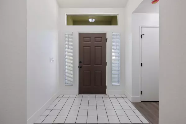 Hanford, CA 93230,2411 Cottonwood DR