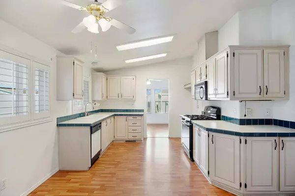 Modesto, CA 95355,1500 Held #84