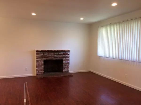 Tracy, CA 95376,329 Redwood AVE