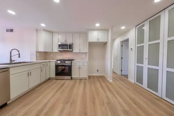 Sacramento, CA 95822,7553 32nd ST