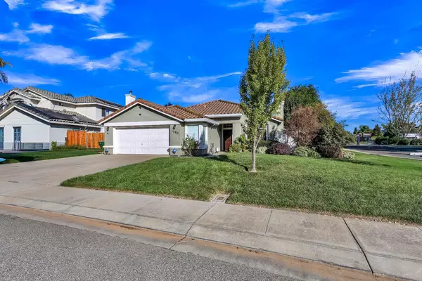 1080 Zumstein DR, Ripon, CA 95366