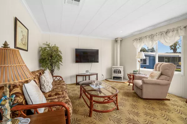 Santa Cruz, CA 95602,2435 Felt St #24