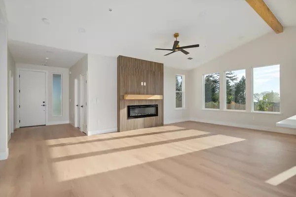 Paradise, CA 95969,5971 Debbie LN