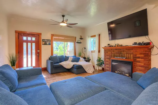 Oroville, CA 95965,916 High ST