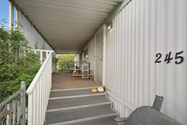 Stockton, CA 95212,5100 N Hwy 99 #245