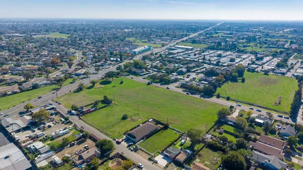 Sacramento, CA 95823,7298 Stockton BLVD