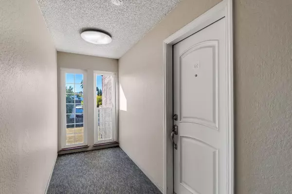 Concord, CA 94520,1699 Laguna ST #302