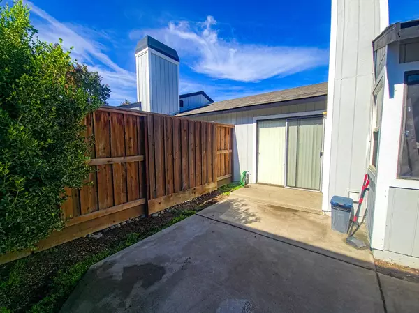 Modesto, CA 95355,3400 Kingswood DR #3