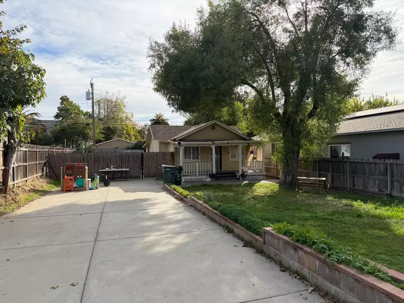 618 Santiago AVE, Sacramento, CA 95815