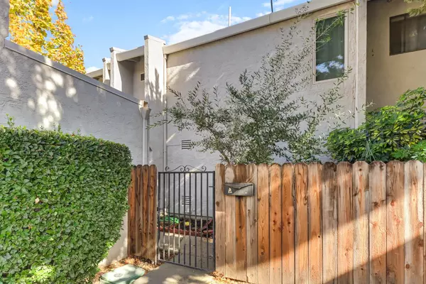 Davis, CA 95616,3215 Bermuda AVE #3