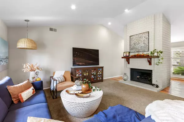 Carmichael, CA 95608,3328 Oak Stream CT