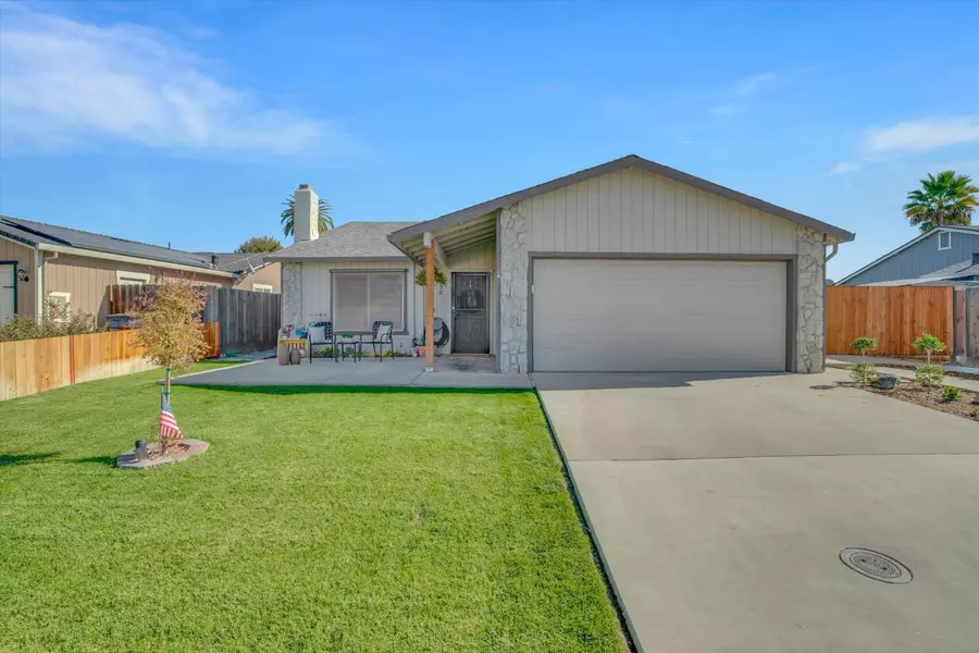 920 Busman DR, Ripon, CA 95366