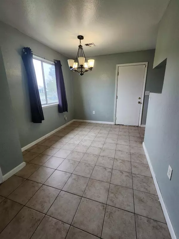 Olivehurst, CA 95961,940 Elinor AVE