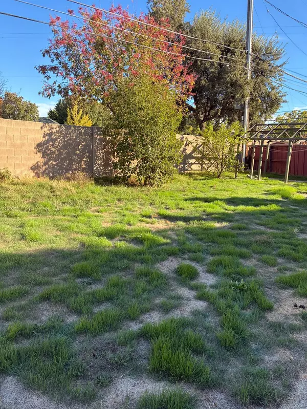 Los Banos, CA 93635,840 W Maryland AVE