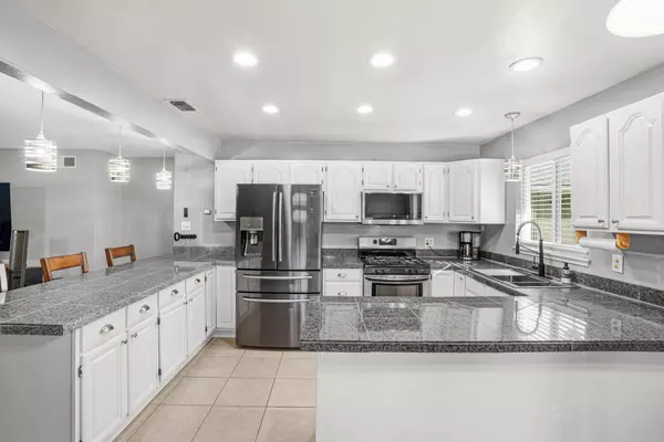 Carmichael, CA 95608,5621 Sapunor WAY