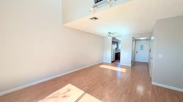 Sacramento, CA 95842,4358 Greenholme DR #9