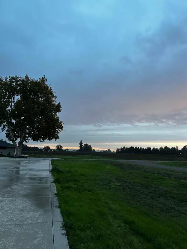 Acampo, CA 95220,21376 N Dutchess LN