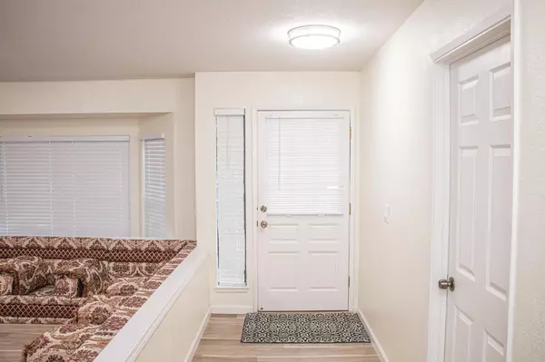 Patterson, CA 95363,902 Mary Jane AVE