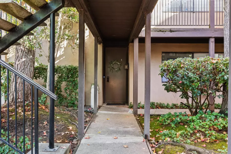 608 Woodside Sierra #1, Sacramento, CA 95825