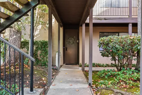 608 Woodside Sierra #1, Sacramento, CA 95825