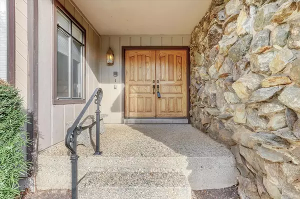 Grass Valley, CA 95949,17472 Troy CT