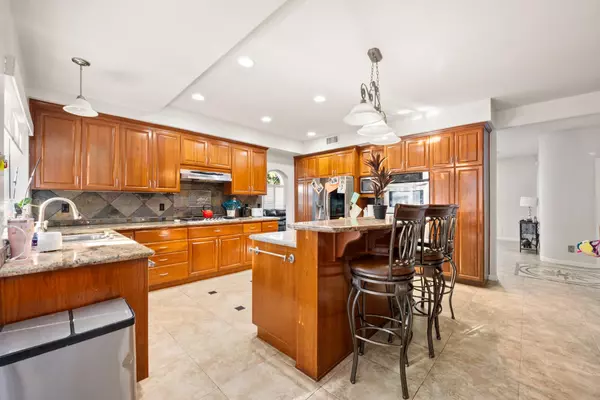 El Dorado Hills, CA 95762,2060 Sheffield DR