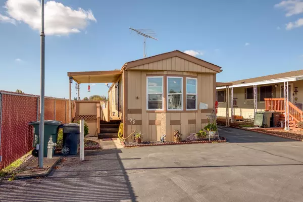 Oakdale, CA 95361,7341 Eleanor Rd #43