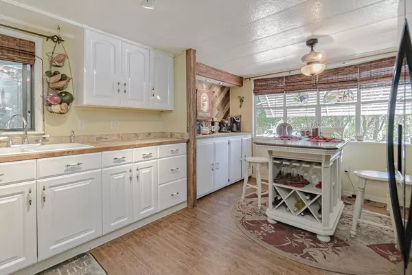 Loomis, CA 95650,4800 Auburn Folsom RD #23