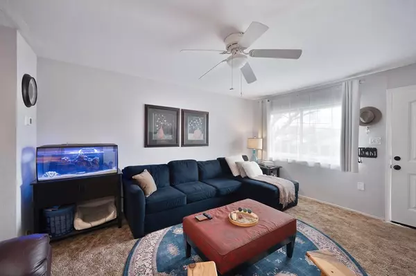 Carmichael, CA 95608,5421 Manzanita AVE