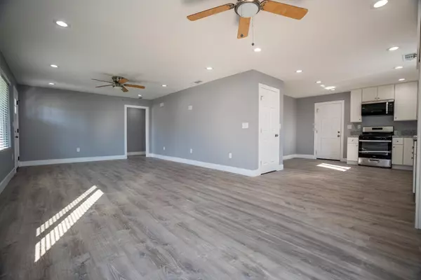 Madera, CA 93638,901 Bloker ST