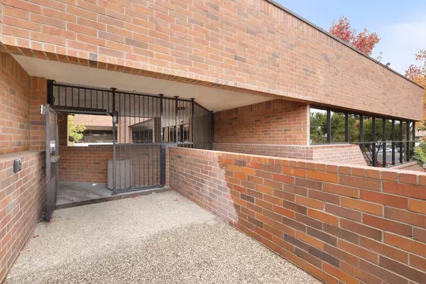 Fair Oaks, CA 95628,6600 Mercy CT #295