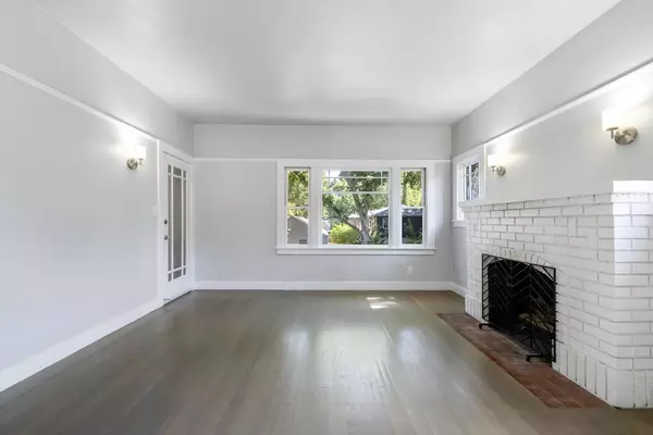 Sacramento, CA 95816,2400 F Street ST