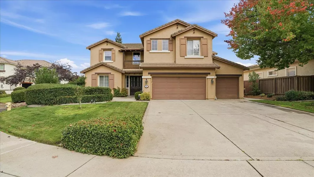 860 Fieldstone CT, Folsom, CA 95630