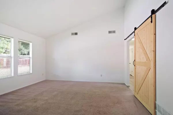 Modesto, CA 95355,3425 Woodbine DR