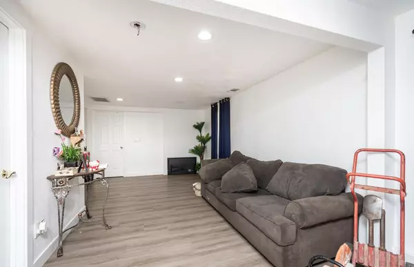 Sacramento, CA 95833,346 Silver Eagle Road